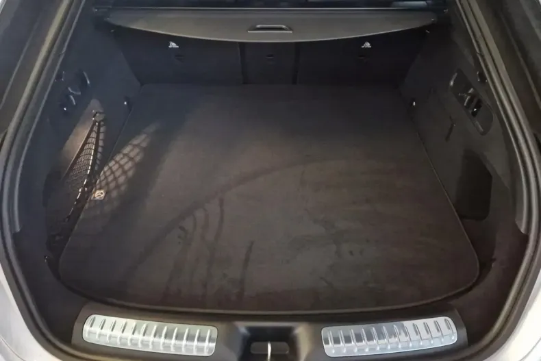 Mercedes-Benz GLC 300 din 2024 cu 8.483 km - oferta MER175746 - foto 4