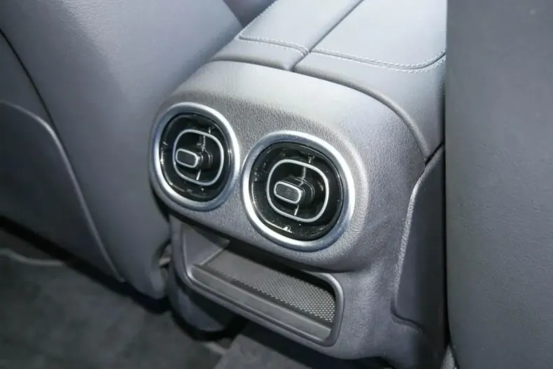 Mercedes-Benz GLC 200 din 2025 cu 3.423 km - oferta MER175751 - foto 17