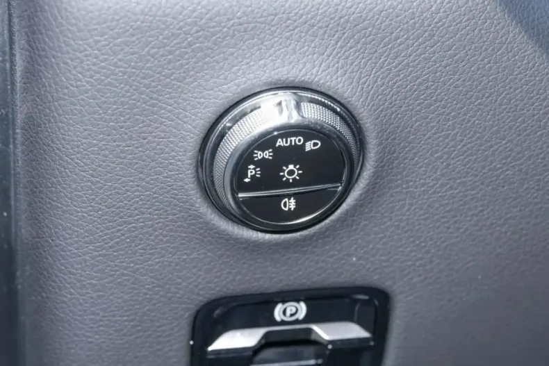 Mercedes-Benz GLC 200 din 2025 cu 3.423 km - oferta MER175751 - foto 18