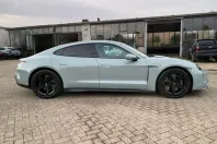 Porsche Taycan din 2024 cu 2.599 km - oferta POR175753 - foto 9