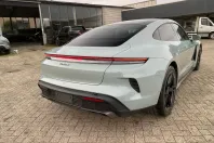 Porsche Taycan din 2024 cu 2.599 km - oferta POR175753 - foto 11