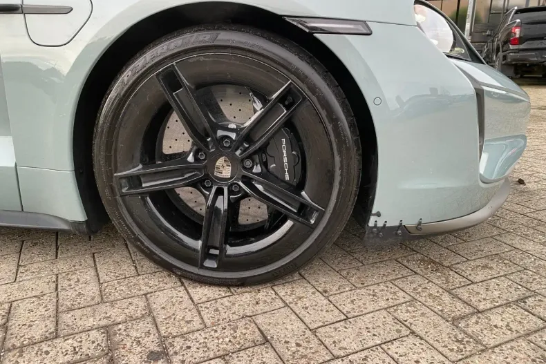 Porsche Taycan din 2024 cu 2.599 km - oferta POR175753 - foto 13