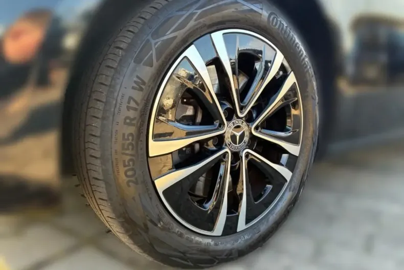 Mercedes-Benz A 250 din 2024 cu 43.653 km - oferta MER175762 - foto 3