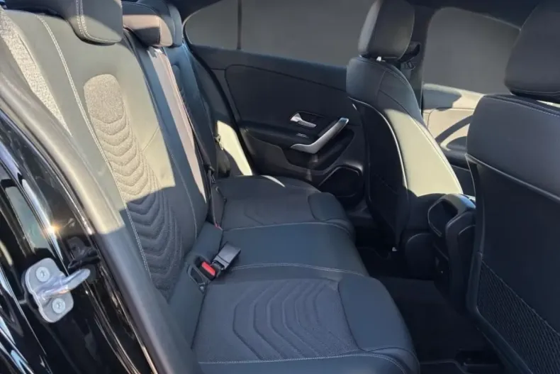 Mercedes-Benz A 250 din 2024 cu 43.653 km - oferta MER175762 - foto 13