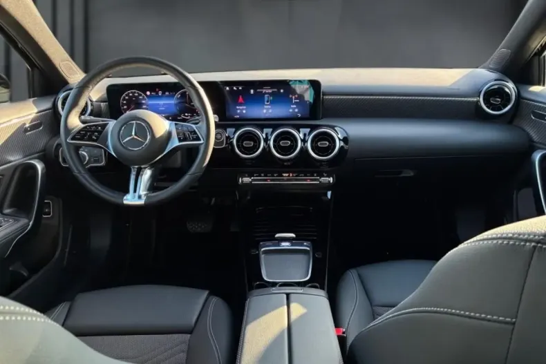 Mercedes-Benz A 250 din 2024 cu 43.653 km - oferta MER175762 - foto 14