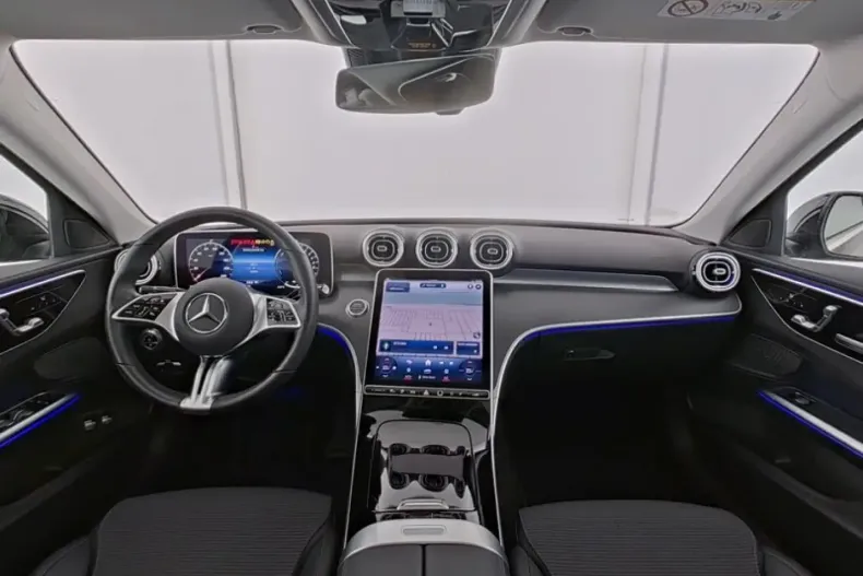 Mercedes-Benz C 300 din 2024 cu 40.194 km - oferta MER175770 - foto 4