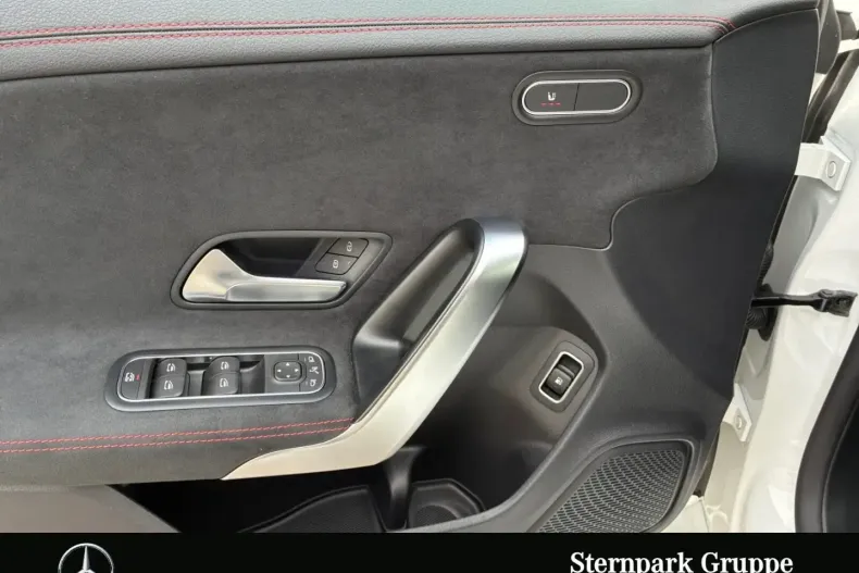 Mercedes-Benz CLA 250 din 2025 cu 28.080 km - oferta MER175771 - foto 16