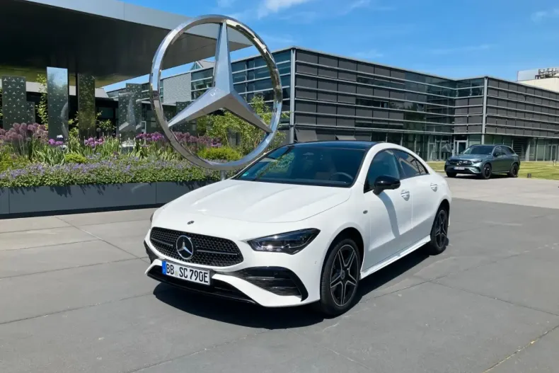 Mercedes-Benz CLA 250 din 2025 cu 15.000 km - oferta MER175772 - foto 5