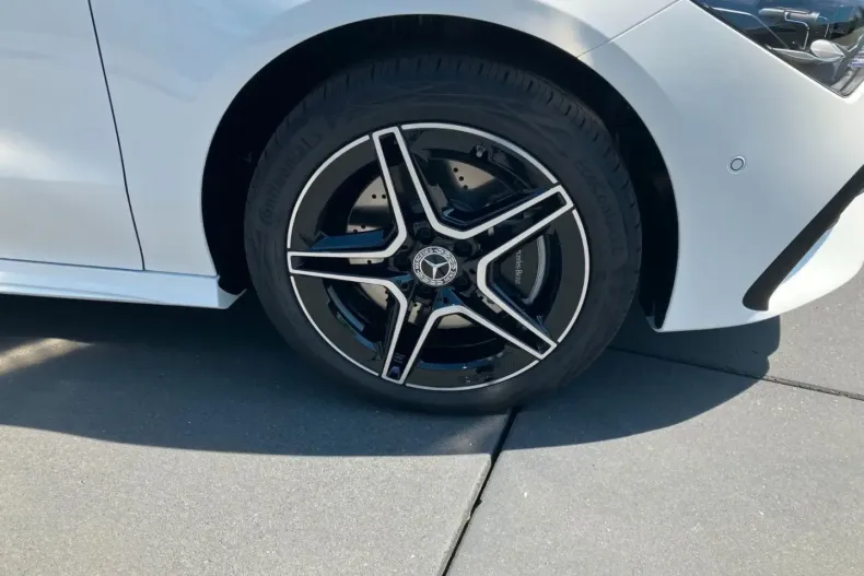 Mercedes-Benz CLA 250 din 2025 cu 15.000 km - oferta MER175772 - foto 7