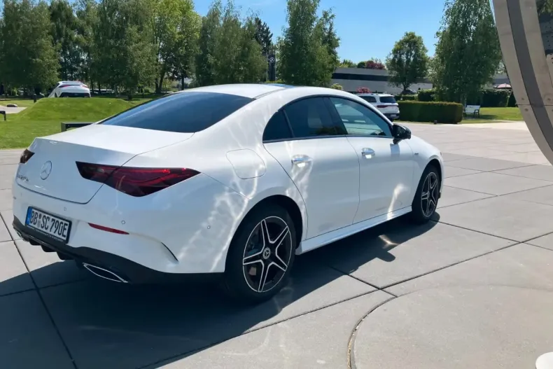 Mercedes-Benz CLA 250 din 2025 cu 15.000 km - oferta MER175772 - foto 8