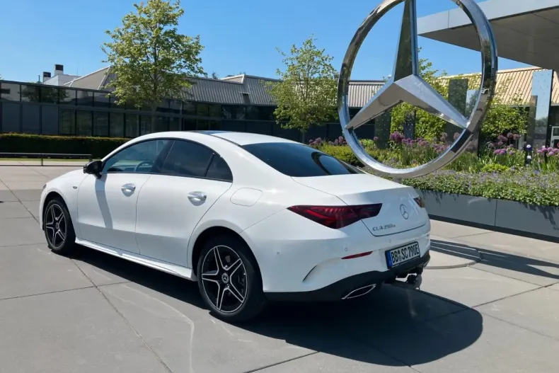 Mercedes-Benz CLA 250 din 2025 cu 15.000 km - oferta MER175772 - foto 9