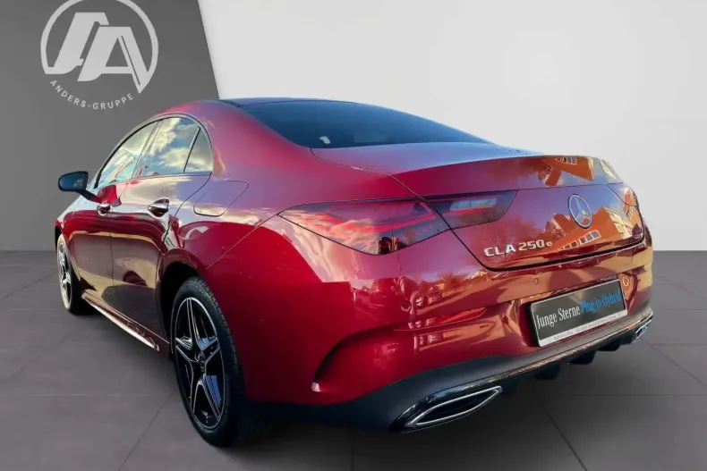 Mercedes-Benz CLA 250 din 2024 cu 5.379 km - oferta MER175773 - foto 3