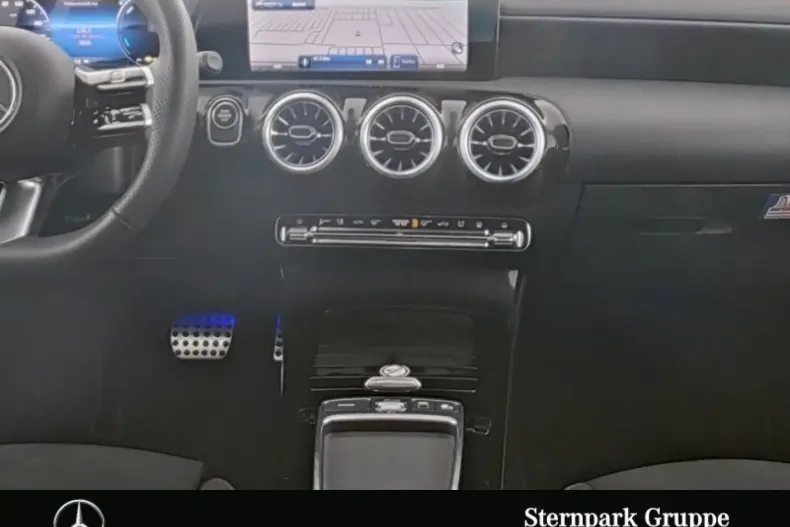 Mercedes-Benz CLA 250 din 2025 cu 10.000 km - oferta MER175775 - foto 4