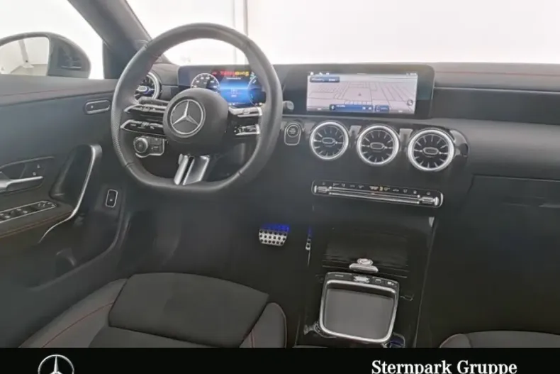 Mercedes-Benz CLA 250 din 2025 cu 10.000 km - oferta MER175775 - foto 5