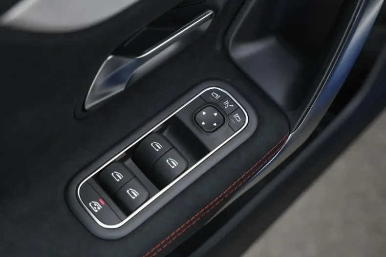 Mercedes-Benz CLA 250 din 2024 cu 11.406 km - oferta MER175776 - foto 11