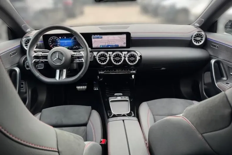 Mercedes-Benz CLA 250 din 2024 cu 24.210 km - oferta MER175777 - foto 10