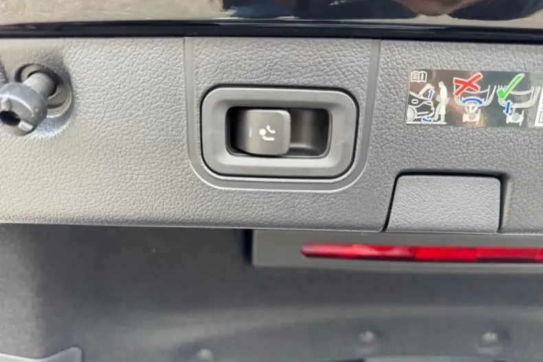 Mercedes-Benz CLA 250 din 2024 cu 24.210 km - oferta MER175777 - foto 17