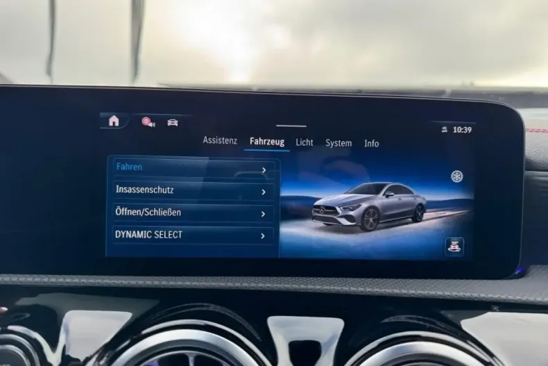 Mercedes-Benz CLA 250 din 2024 cu 24.210 km - oferta MER175777 - foto 22