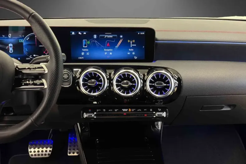 Mercedes-Benz CLA 250 din 2024 cu 32.500 km - oferta MER175778 - foto 19