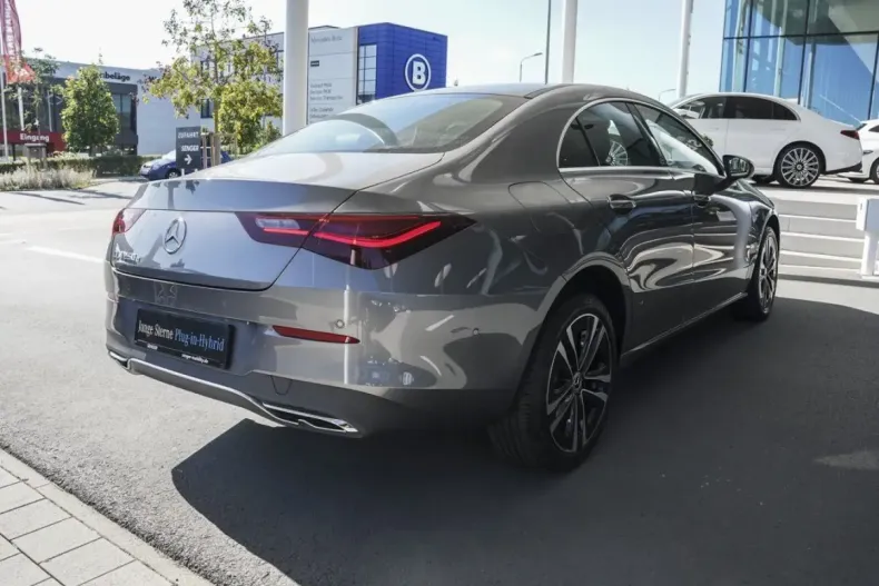 Mercedes-Benz CLA 250 din 2024 cu 5.974 km - oferta MER175779 - foto 2