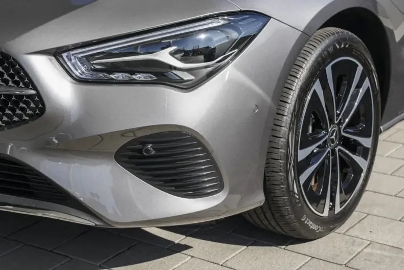 Mercedes-Benz CLA 250 din 2024 cu 5.974 km - oferta MER175779 - foto 3