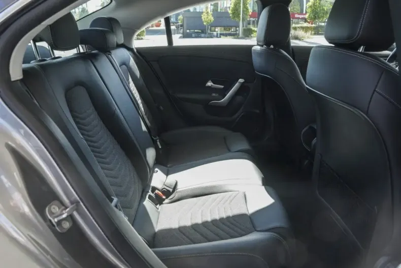 Mercedes-Benz CLA 250 din 2024 cu 5.974 km - oferta MER175779 - foto 7