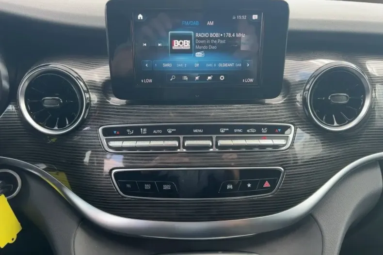 Mercedes-Benz V 250 (Clasa V) din 2024 cu 16.619 km - oferta MER175800 - foto 10