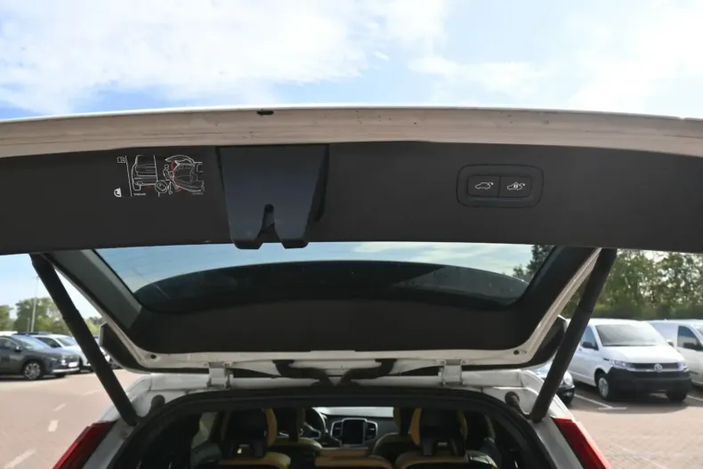 Volvo XC90 din 2021 cu 59.500 km - oferta VOL175820 - foto 13