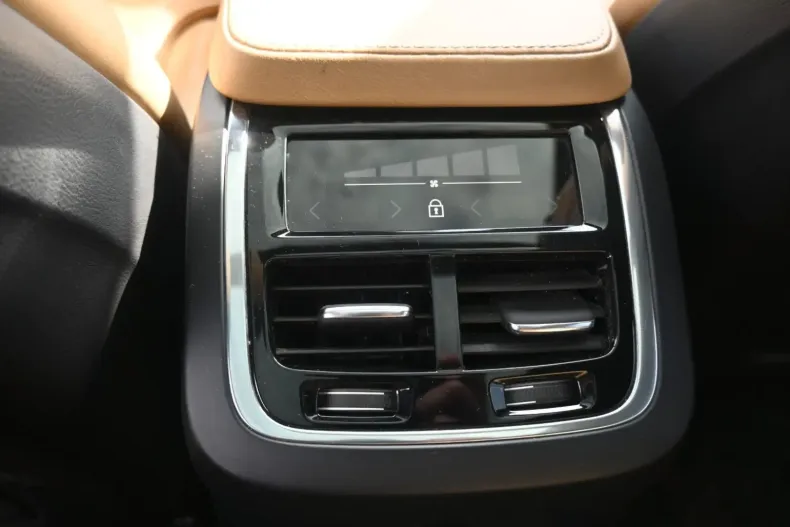 Volvo XC90 din 2021 cu 59.500 km - oferta VOL175820 - foto 16