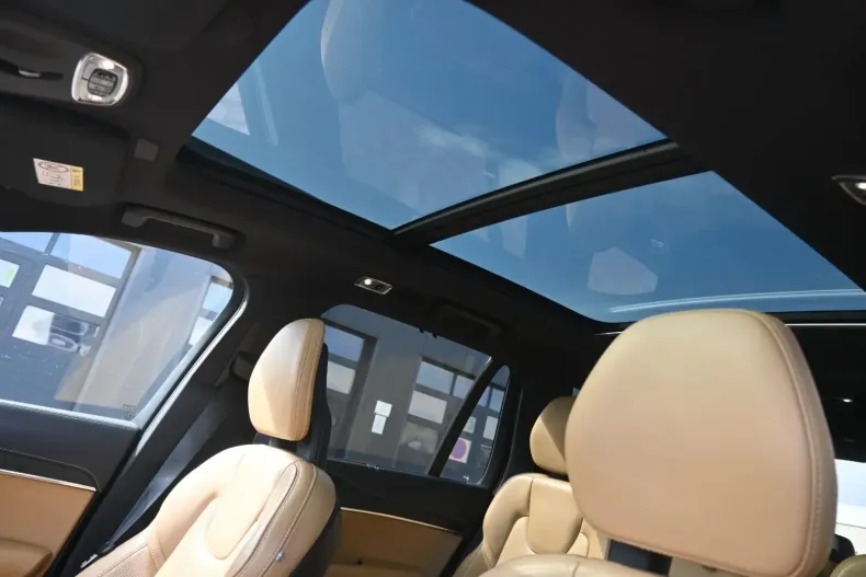 Volvo XC90 din 2021 cu 59.500 km - oferta VOL175820 - foto 17