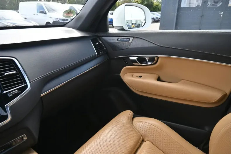 Volvo XC90 din 2021 cu 59.500 km - oferta VOL175820 - foto 25