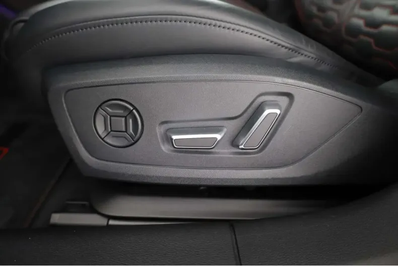 Audi RS6 din 2024 cu 10.500 km - oferta AUD175833 - foto 17