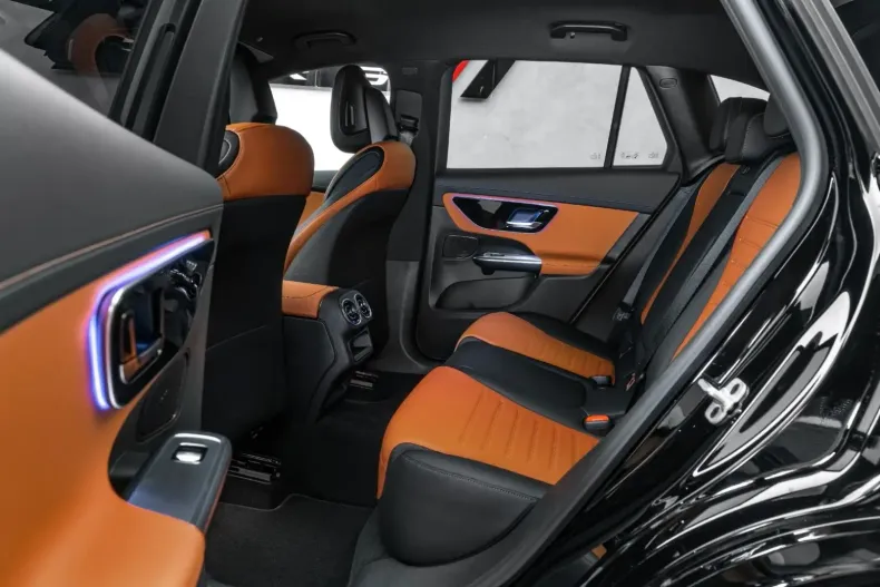 Mercedes-Benz GLC 220 din 2023 cu 5.500 km - oferta MER175849 - foto 5