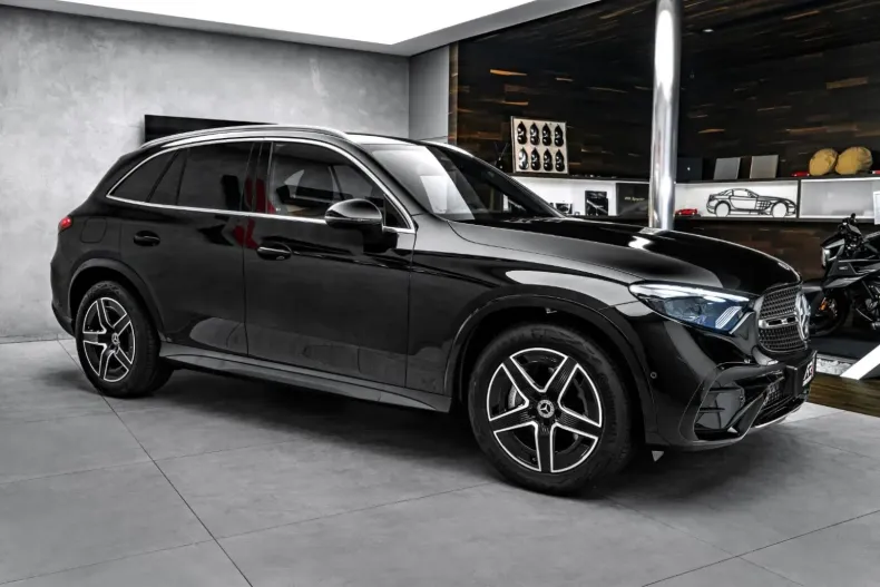 Mercedes-Benz GLC 220 din 2023 cu 5.500 km - oferta MER175849 - foto 11