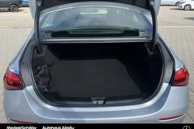 Mercedes-Benz E 300 din 2023 cu 17.500 km - oferta MER175856 - foto 17