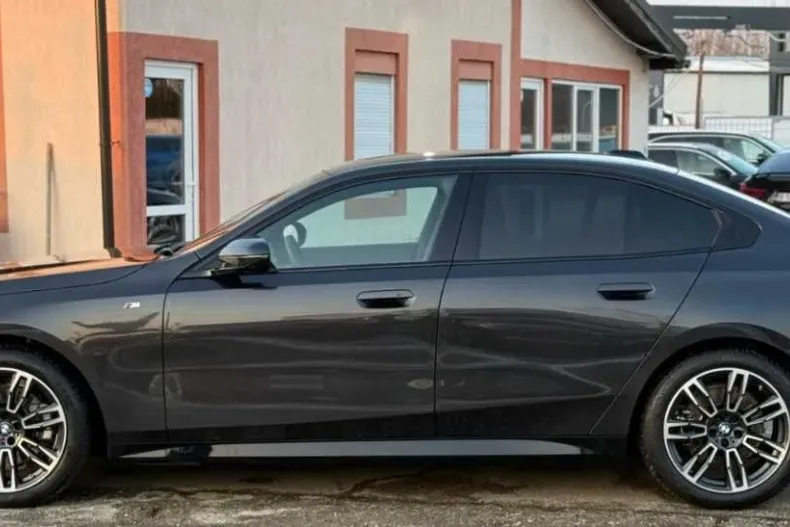 BMW Seria 5 din 2025 cu 25.000 km - oferta BMW175874 - foto 4