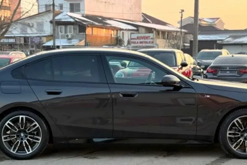 BMW Seria 5 din 2025 cu 25.000 km - oferta BMW175874 - foto 10