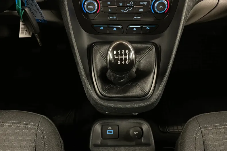 Ford Tourneo Connect din 2021 cu 73.332 km - oferta FOR175880 - foto 20