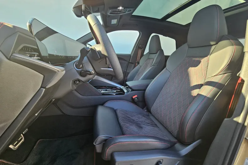 Audi SQ5 din 2025 cu 2.350 km - oferta AUD175889 - foto 9