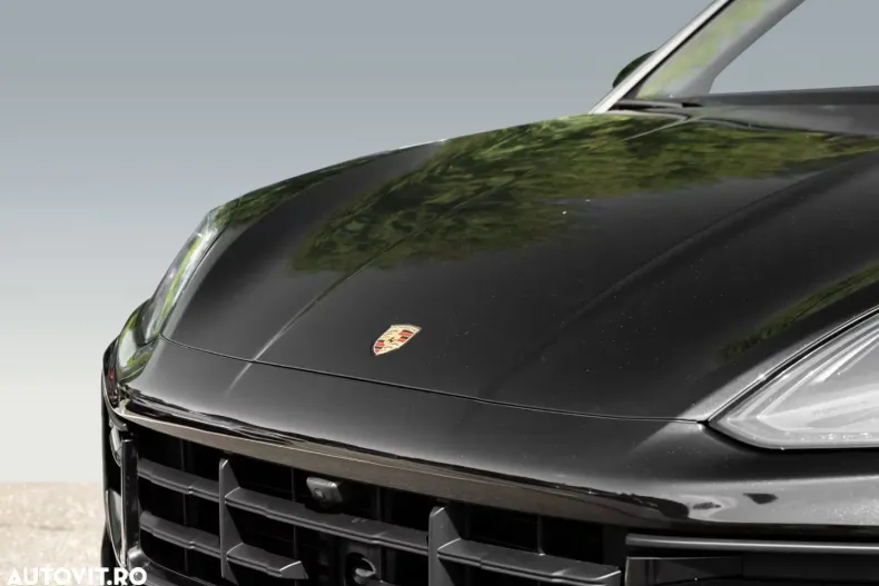 Porsche Cayenne din 2023 cu 35.782 km - oferta POR175931 - foto 3