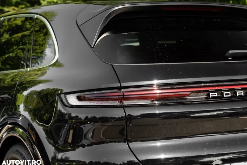 Porsche Cayenne din 2023 cu 35.782 km - oferta POR175931 - foto 10