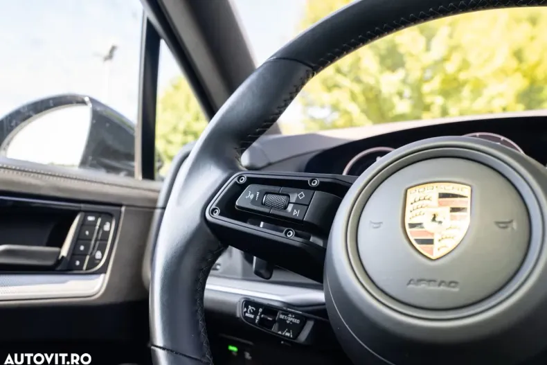Porsche Cayenne din 2023 cu 35.782 km - oferta POR175931 - foto 18