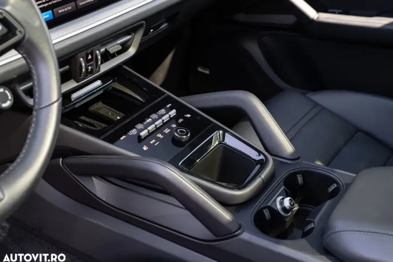 Porsche Cayenne din 2023 cu 35.782 km - oferta POR175931 - foto 24