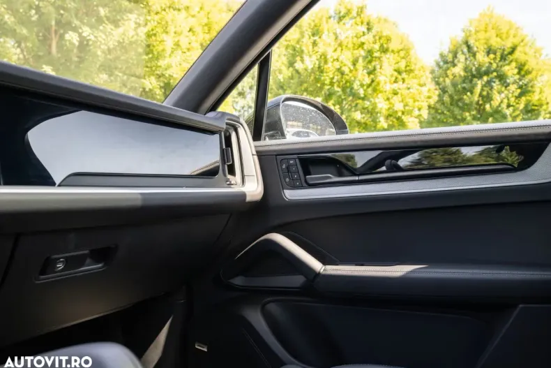 Porsche Cayenne din 2023 cu 35.782 km - oferta POR175931 - foto 26