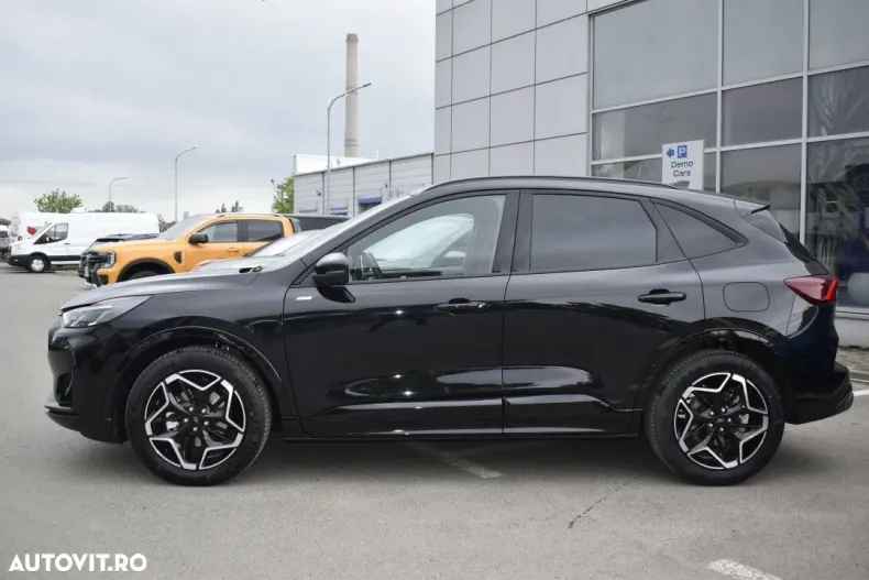 Ford Kuga din 2025 cu 1 km - oferta FOR175938 - foto 3