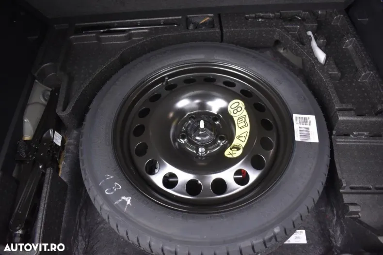 Ford Kuga din 2025 cu 1 km - oferta FOR175938 - foto 8