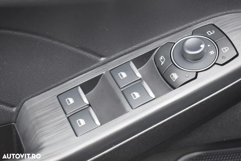 Ford Kuga din 2025 cu 1 km - oferta FOR175938 - foto 10