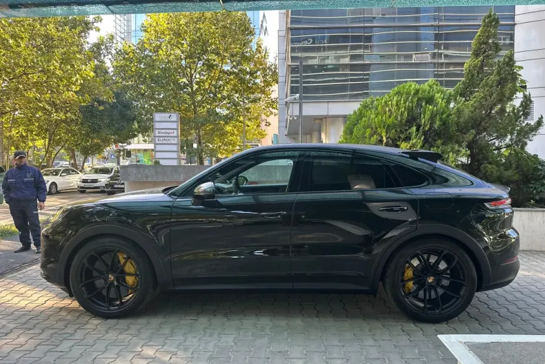 Porsche Cayenne Coupe din 2025 cu 5.000 km - oferta POR175941 - foto 6