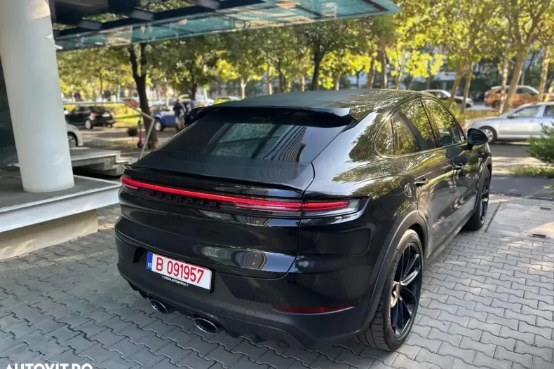 Porsche Cayenne Coupe din 2025 cu 5.000 km - oferta POR175941 - foto 17