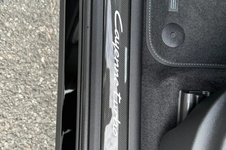 Porsche Cayenne Coupe din 2025 cu 5.000 km - oferta POR175941 - foto 28